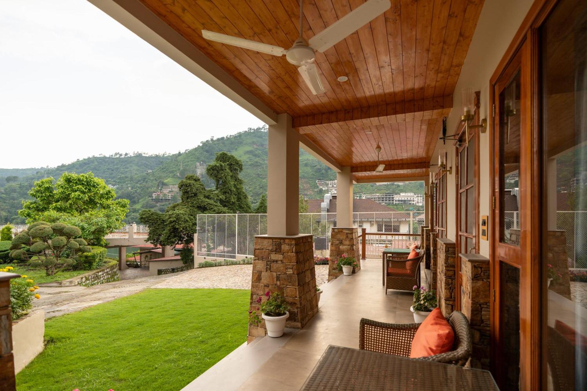 Bhīm Tāl Neelesh Inn- A Luxury Lake View Hotel- 20 Kms From Nainital מראה חיצוני תמונה