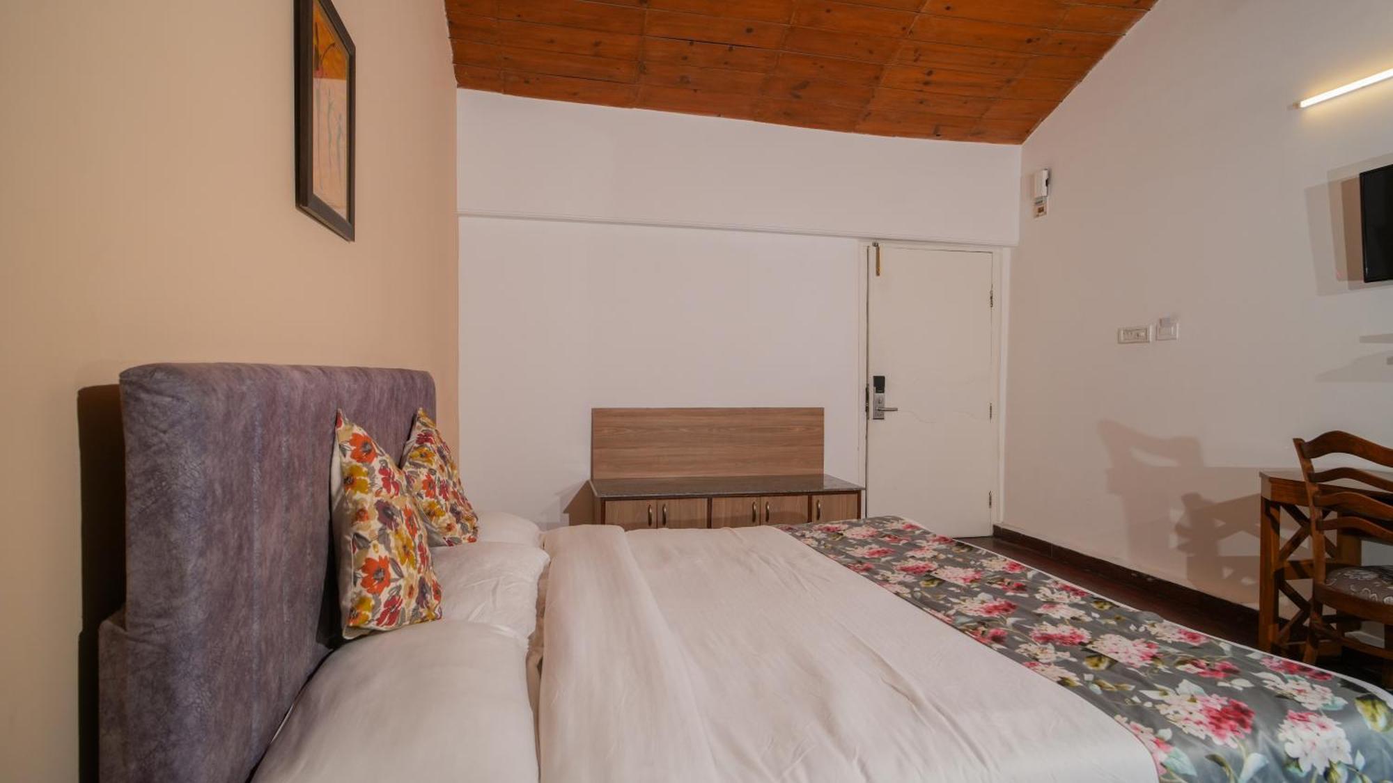 Bhīm Tāl Neelesh Inn- A Luxury Lake View Hotel- 20 Kms From Nainital מראה חיצוני תמונה