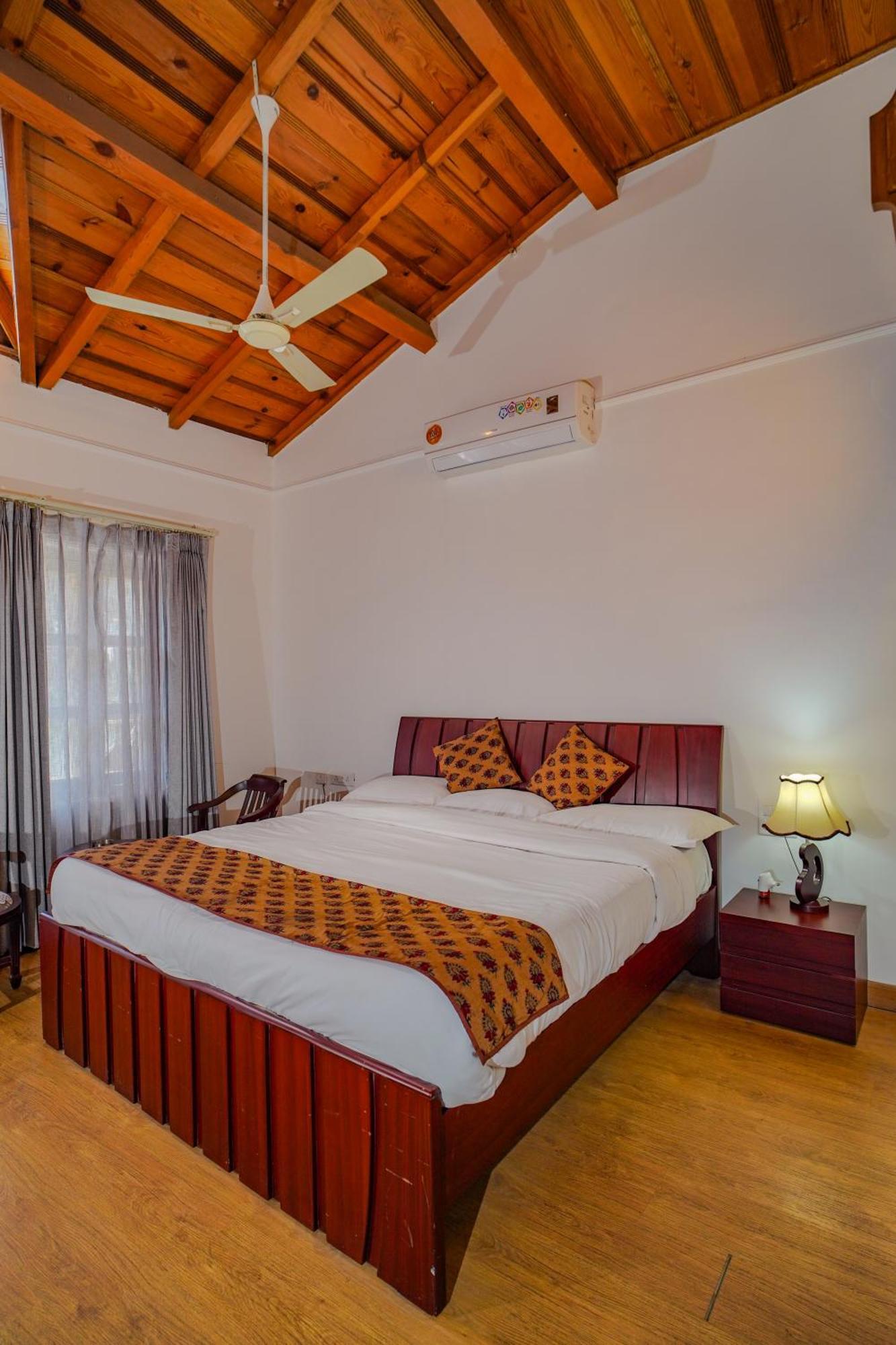 Bhīm Tāl Neelesh Inn- A Luxury Lake View Hotel- 20 Kms From Nainital מראה חיצוני תמונה