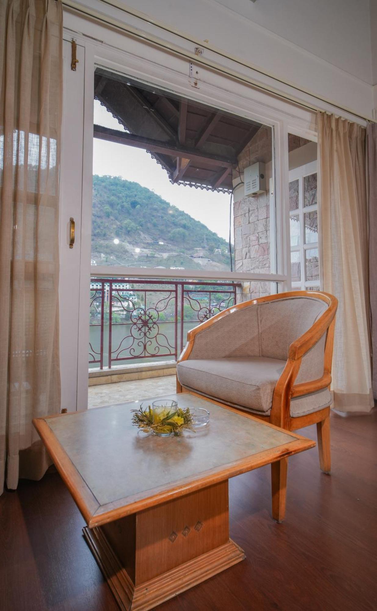 Bhīm Tāl Neelesh Inn- A Luxury Lake View Hotel- 20 Kms From Nainital מראה חיצוני תמונה
