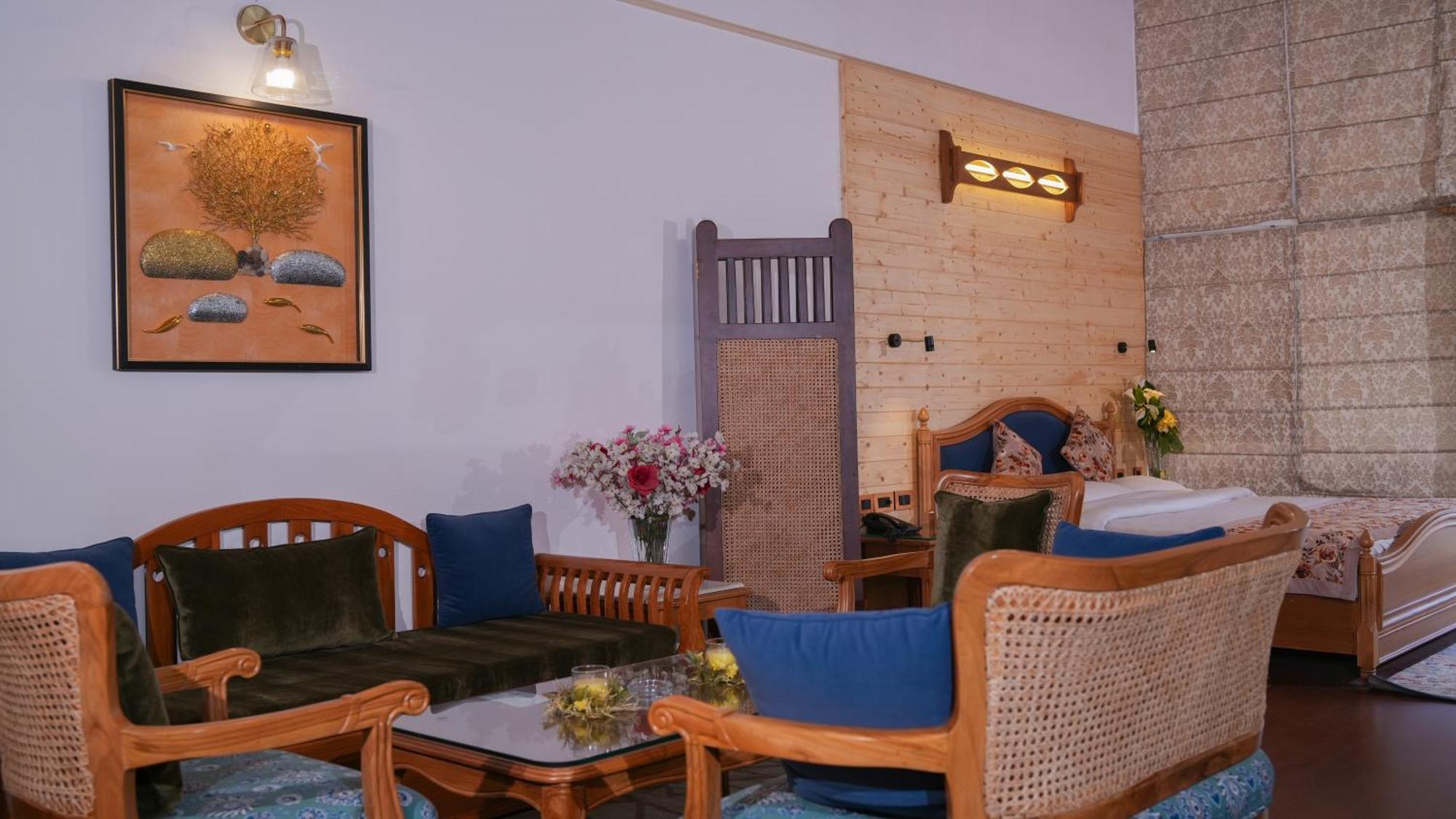Bhīm Tāl Neelesh Inn- A Luxury Lake View Hotel- 20 Kms From Nainital מראה חיצוני תמונה