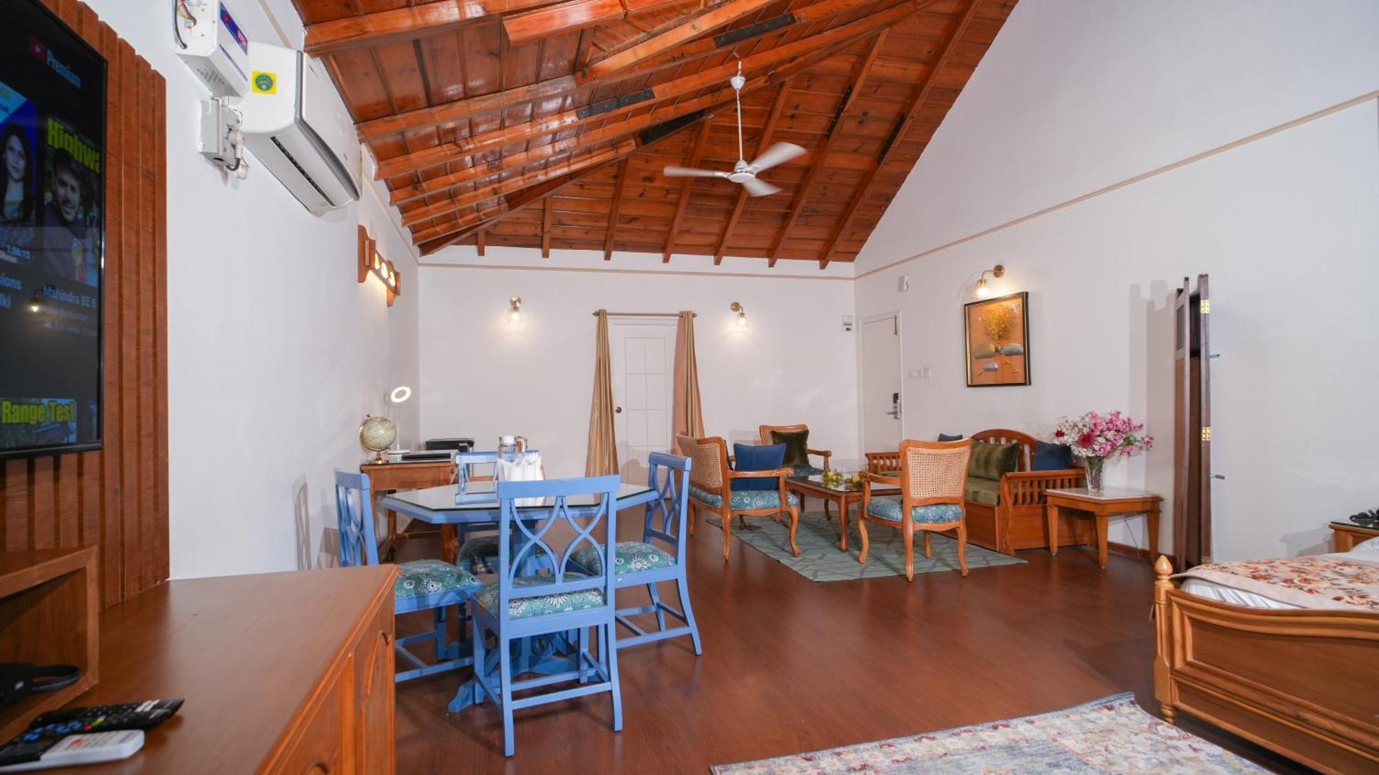 Bhīm Tāl Neelesh Inn- A Luxury Lake View Hotel- 20 Kms From Nainital מראה חיצוני תמונה