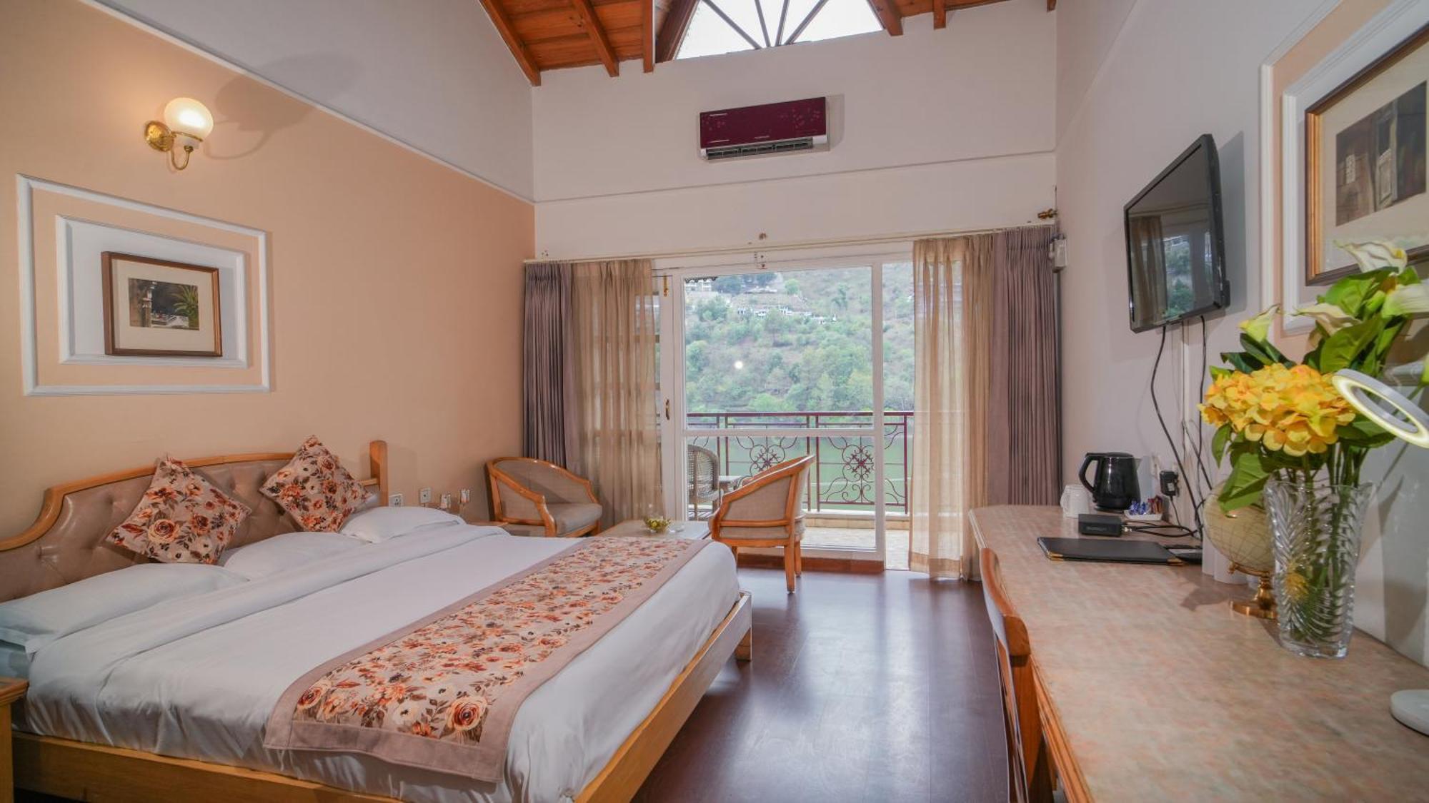 Bhīm Tāl Neelesh Inn- A Luxury Lake View Hotel- 20 Kms From Nainital מראה חיצוני תמונה