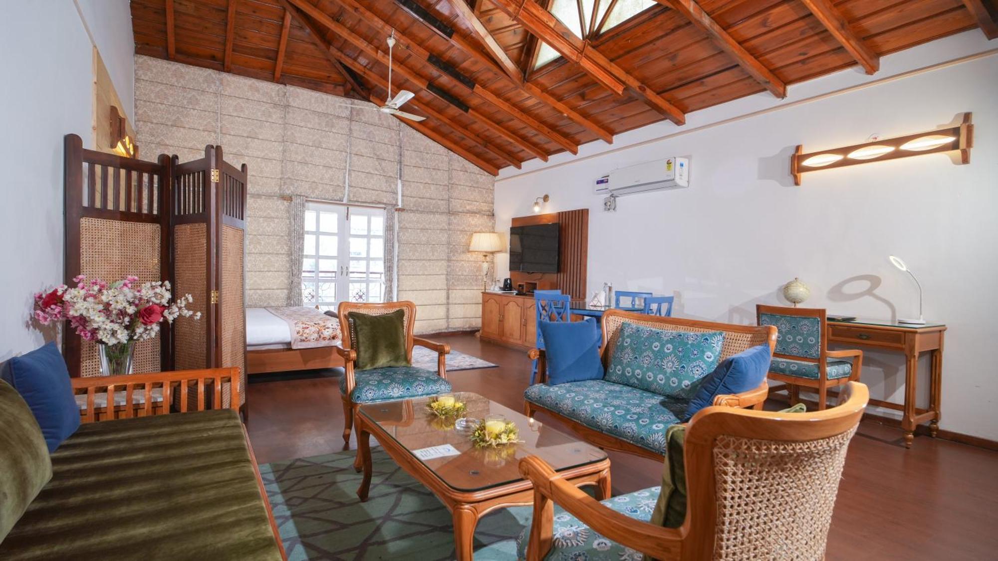 Bhīm Tāl Neelesh Inn- A Luxury Lake View Hotel- 20 Kms From Nainital מראה חיצוני תמונה