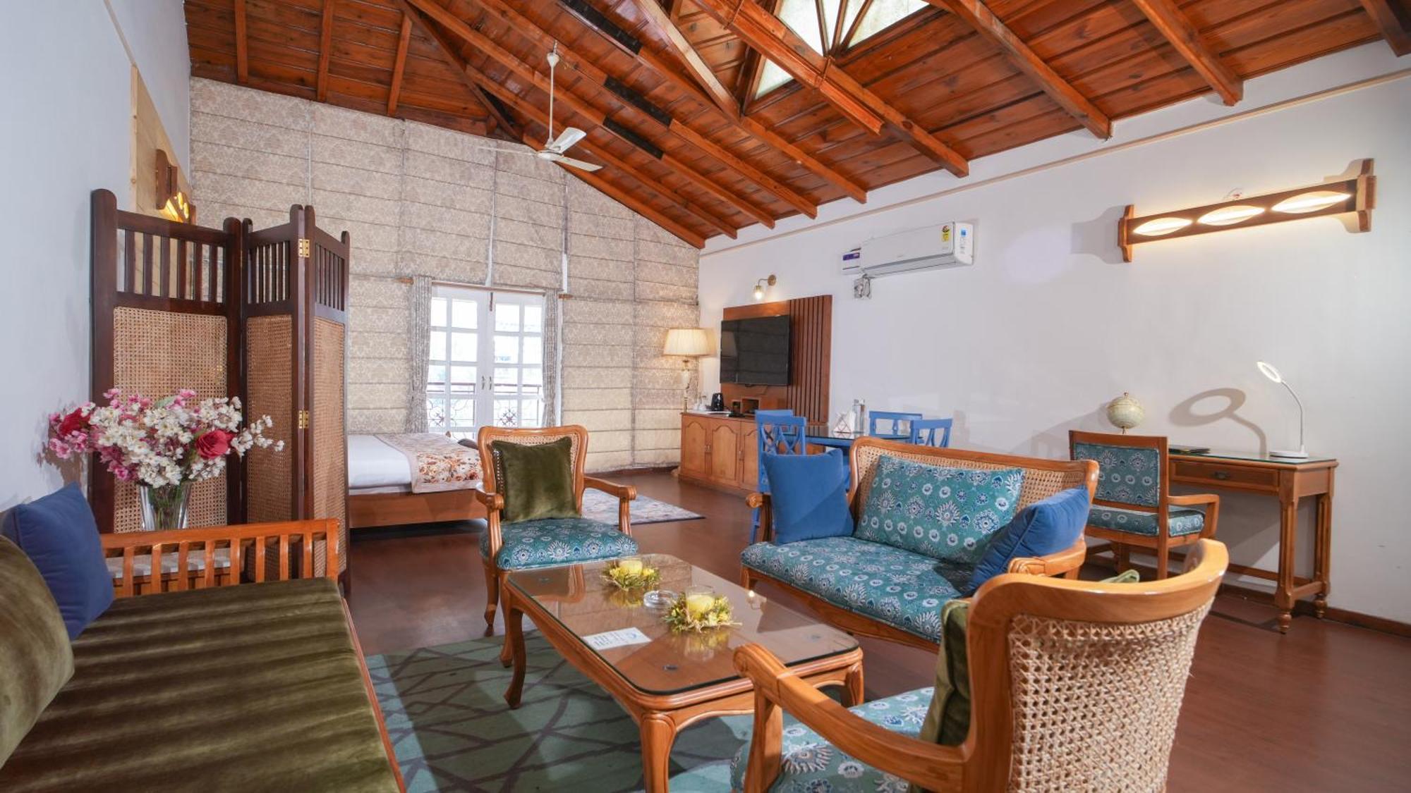 Bhīm Tāl Neelesh Inn- A Luxury Lake View Hotel- 20 Kms From Nainital מראה חיצוני תמונה