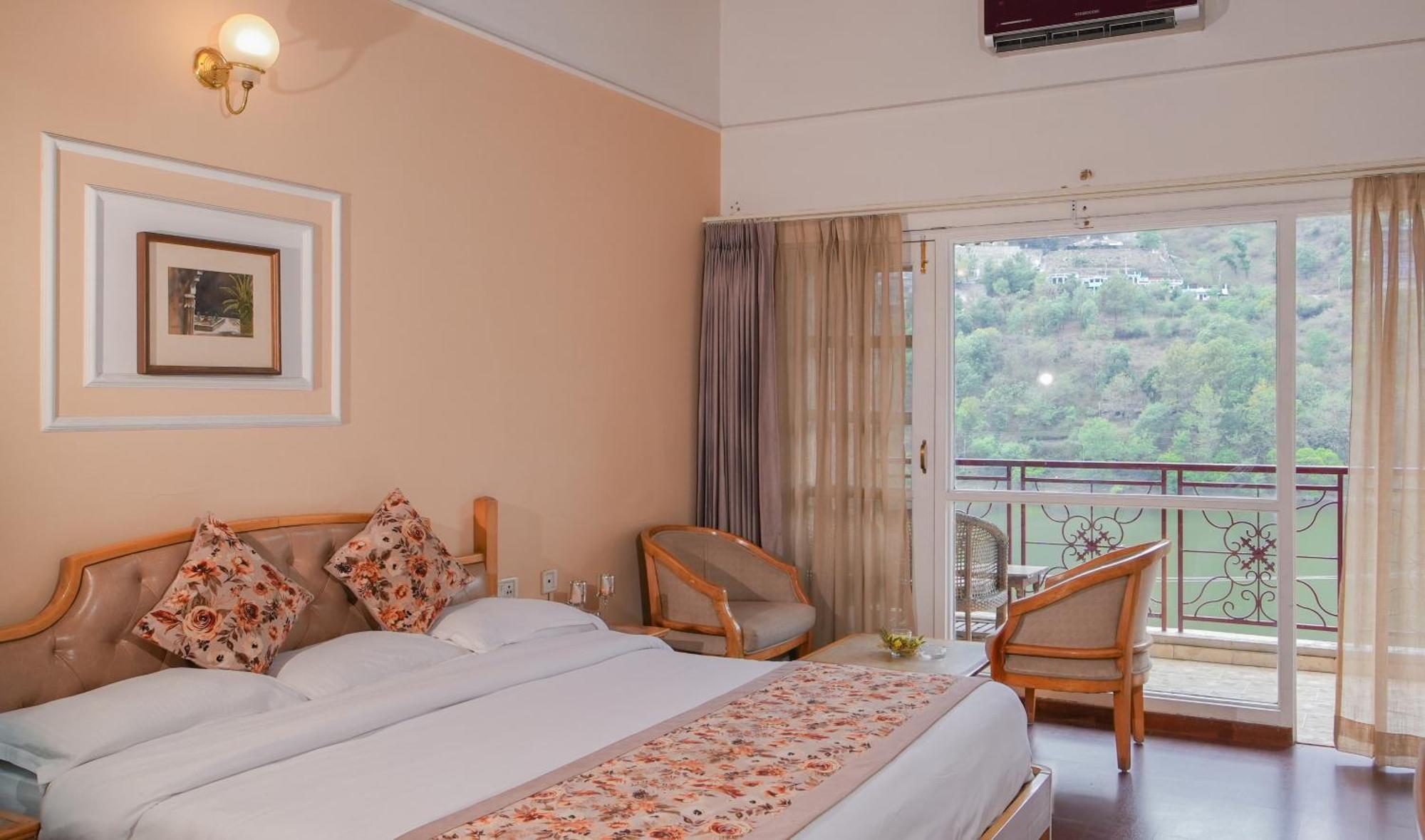 Bhīm Tāl Neelesh Inn- A Luxury Lake View Hotel- 20 Kms From Nainital מראה חיצוני תמונה