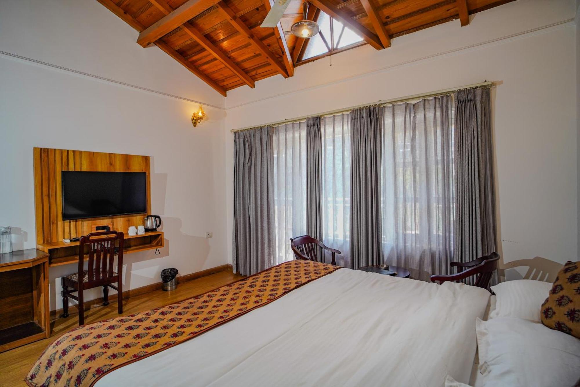 Bhīm Tāl Neelesh Inn- A Luxury Lake View Hotel- 20 Kms From Nainital מראה חיצוני תמונה