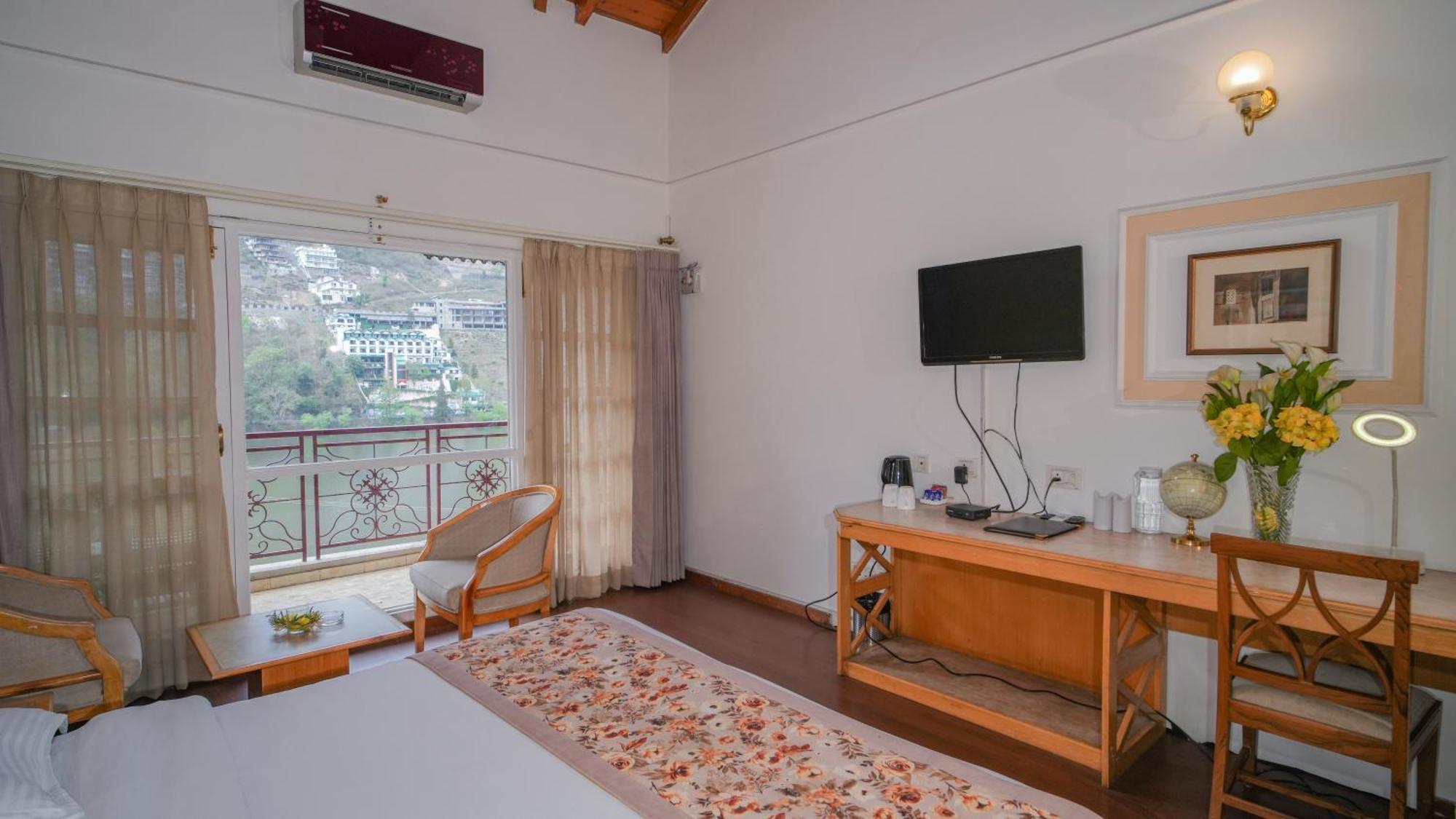 Bhīm Tāl Neelesh Inn- A Luxury Lake View Hotel- 20 Kms From Nainital מראה חיצוני תמונה
