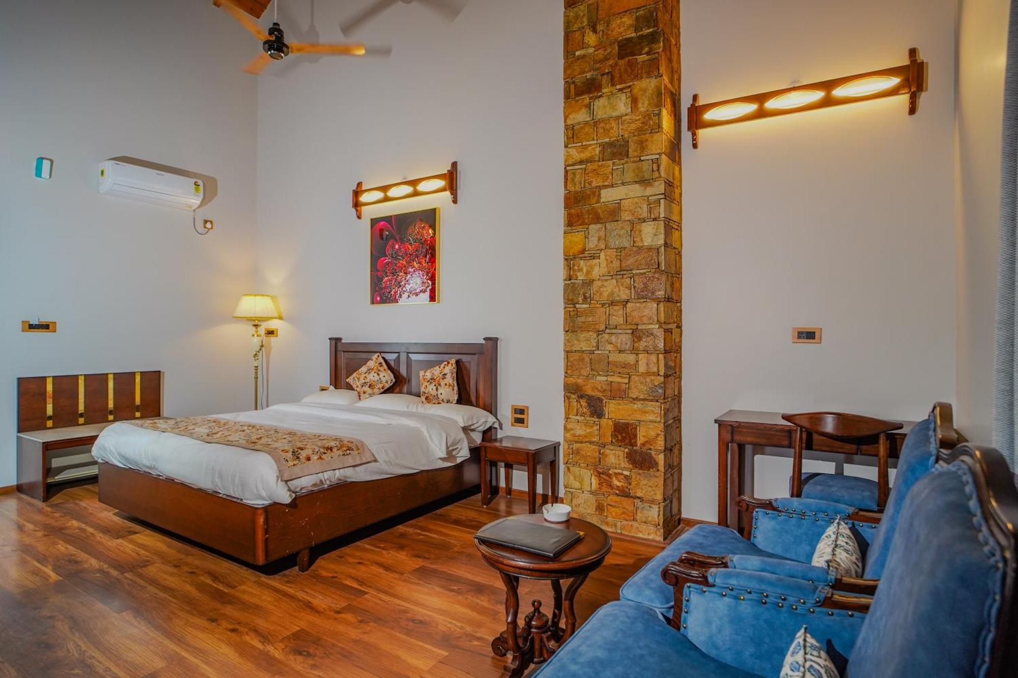 Bhīm Tāl Neelesh Inn- A Luxury Lake View Hotel- 20 Kms From Nainital מראה חיצוני תמונה