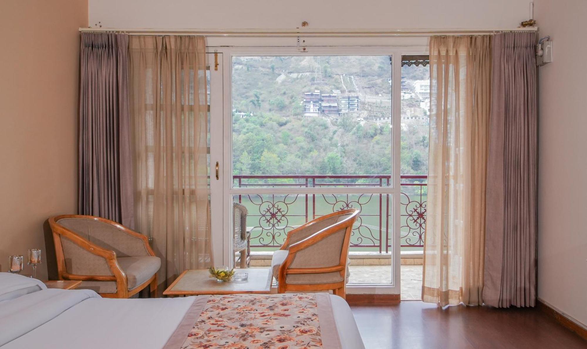 Bhīm Tāl Neelesh Inn- A Luxury Lake View Hotel- 20 Kms From Nainital מראה חיצוני תמונה