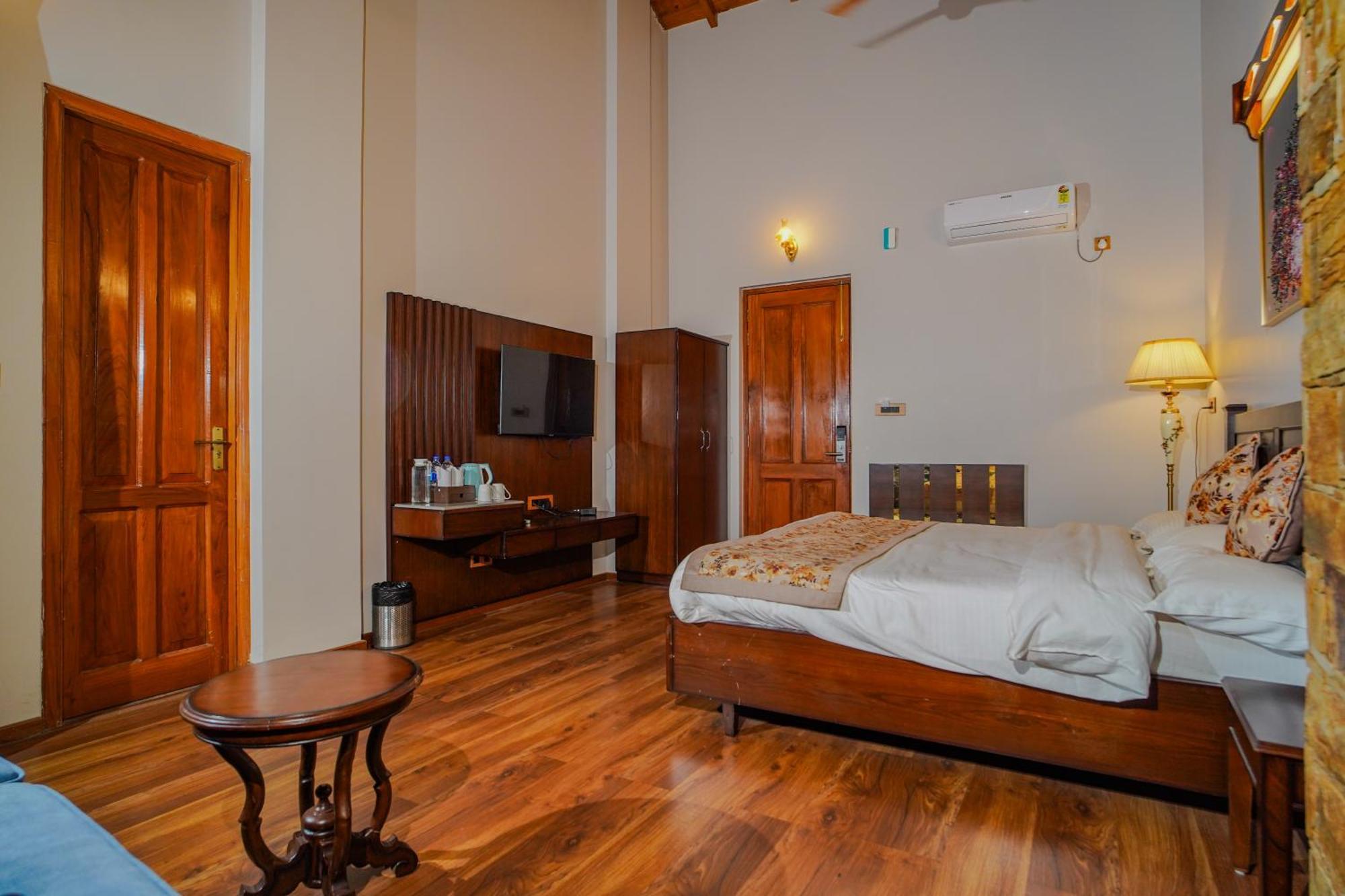 Bhīm Tāl Neelesh Inn- A Luxury Lake View Hotel- 20 Kms From Nainital מראה חיצוני תמונה