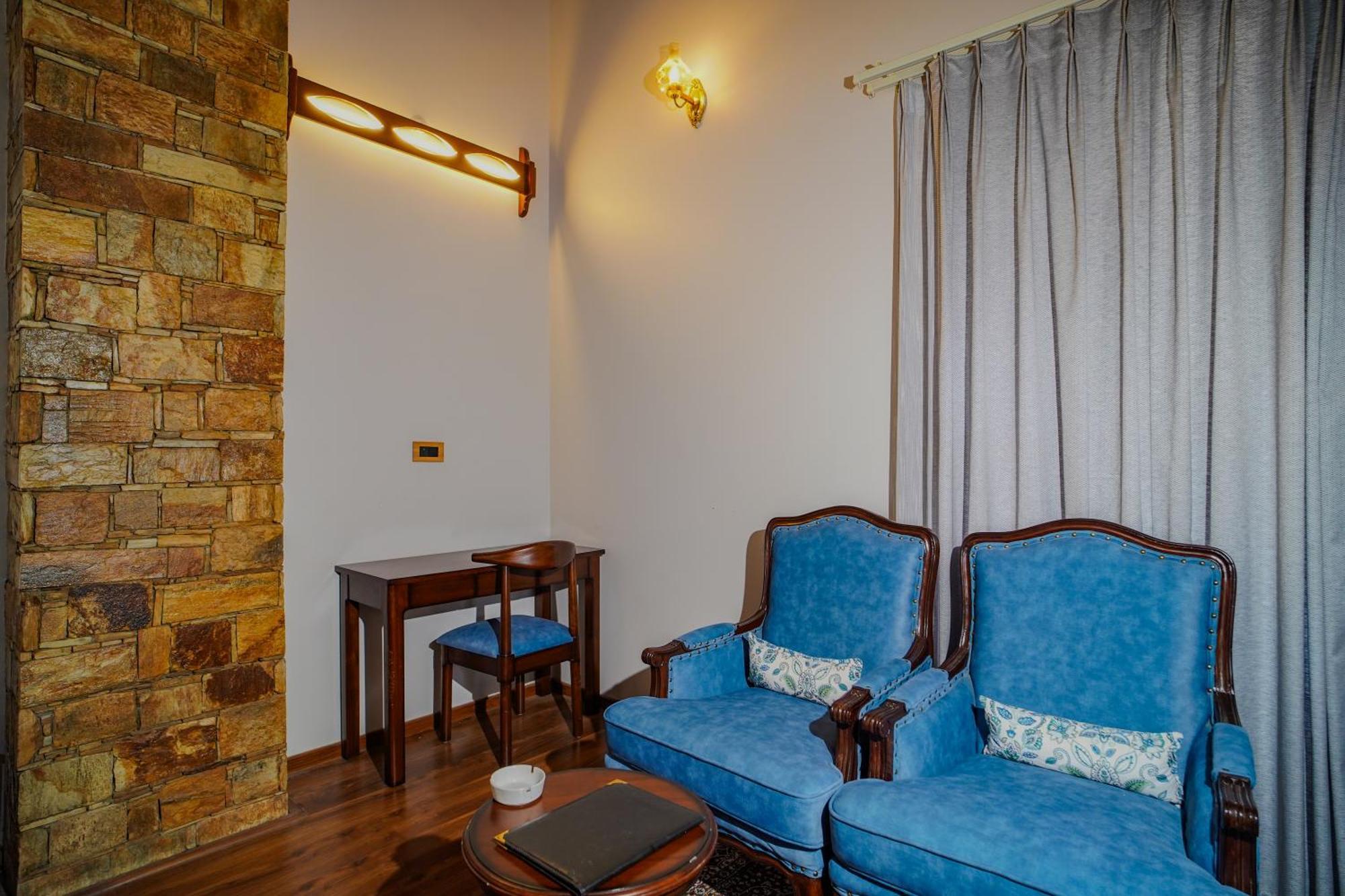 Bhīm Tāl Neelesh Inn- A Luxury Lake View Hotel- 20 Kms From Nainital מראה חיצוני תמונה