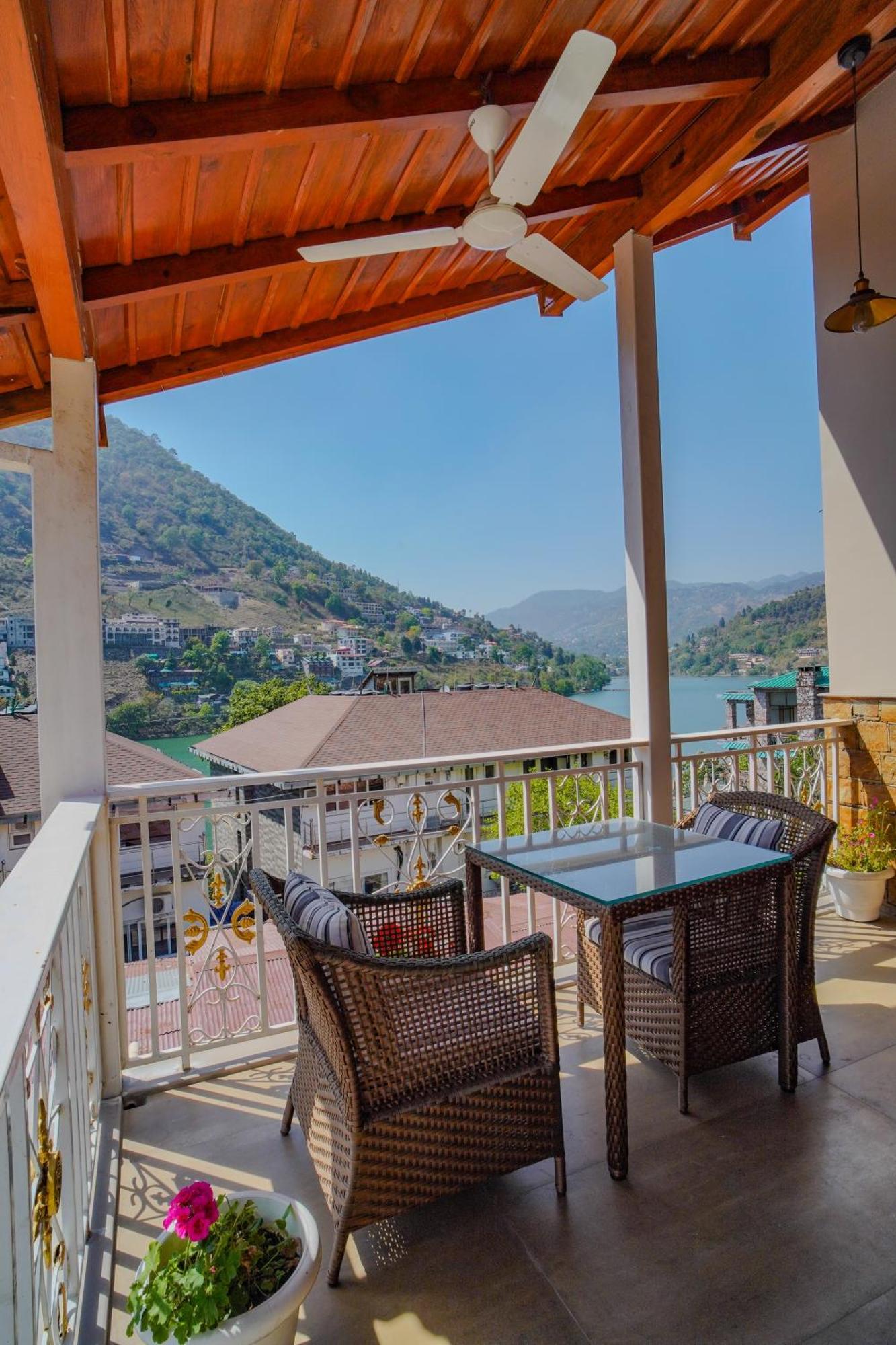 Bhīm Tāl Neelesh Inn- A Luxury Lake View Hotel- 20 Kms From Nainital מראה חיצוני תמונה