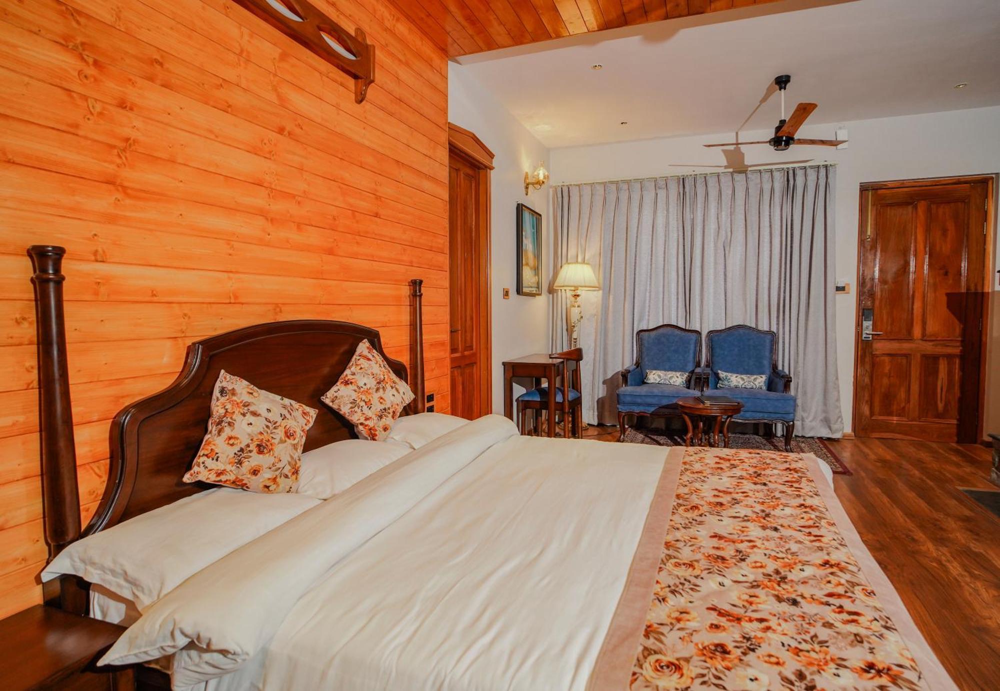 Bhīm Tāl Neelesh Inn- A Luxury Lake View Hotel- 20 Kms From Nainital מראה חיצוני תמונה